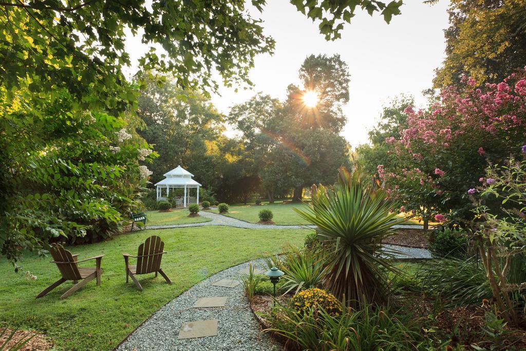 Arrowhead Inn Дарем Екстер'єр фото
